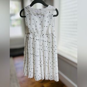 Girls, cute white dress with lace color. Polkadots. Blueberi Size 5